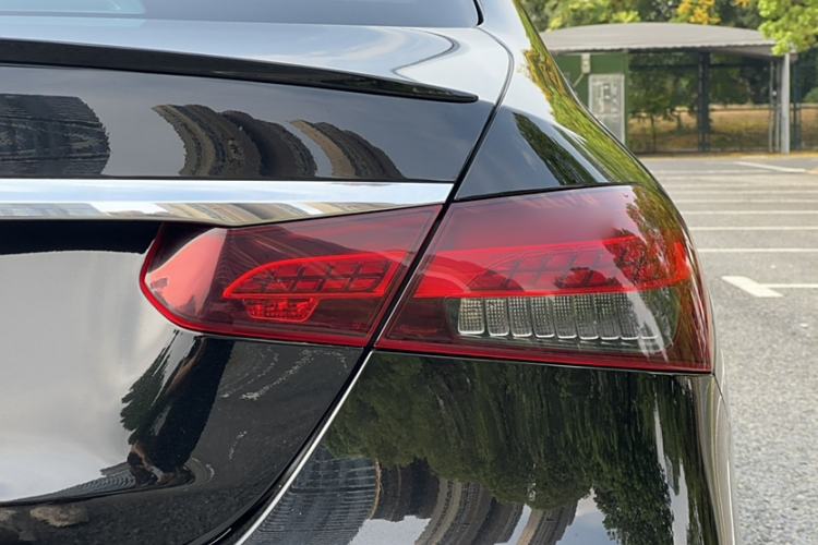 Used Mercedes-Benz E-Class 2022 E 260 Stylish Sports Edition
