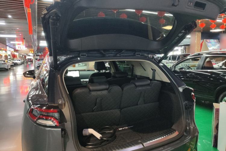 Used BYD Tang New Energy 2018 DM 2.0T All-Wheel Drive Smart Connectivity Luxury Model 7 Seats China V Emission Standard Trunk