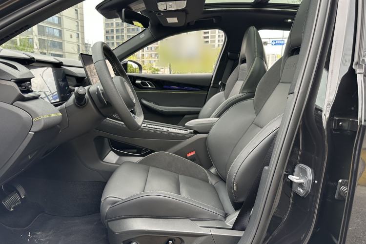 Used Lynk & Co 03 2025 2.0TD DCT Champion Edition Pro Interior 1