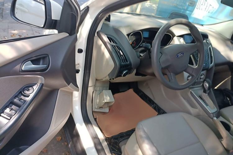 Used Ford Focus 2012 Sedan 1.6L Automatic Comfort Model
