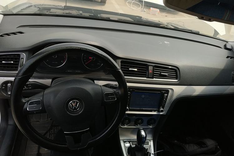 Used Volkswagen Gran Lavida 2013 1.6L Automatic Luxury Model
