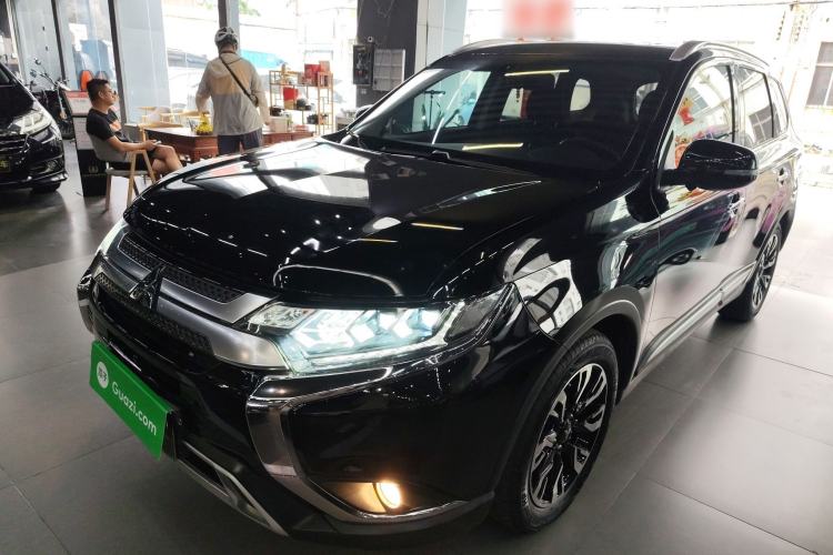 Used Mitsubishi Outlander 2019 2.4L 4x4 Zhi Xiang Edition 5 Seats China VI Standard