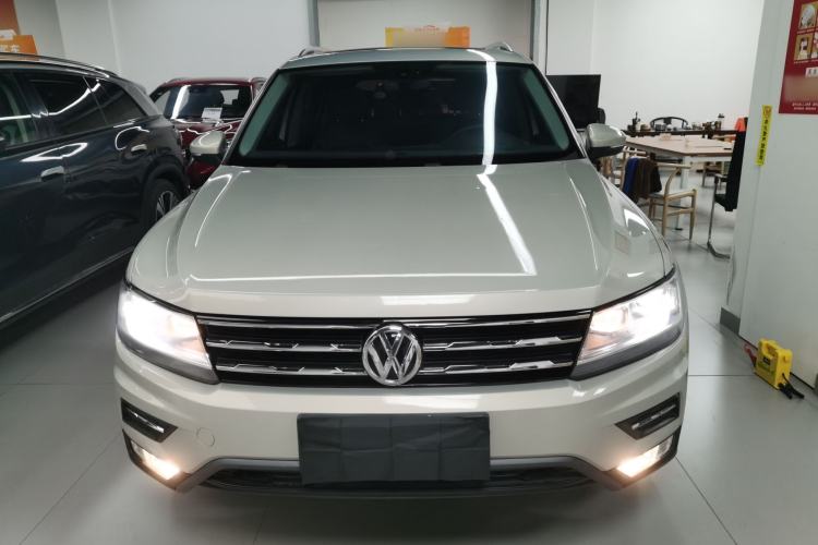 Used Volkswagen Tiguan L 2017 330TSI Automatic Two-Wheel Drive Luxury Edition