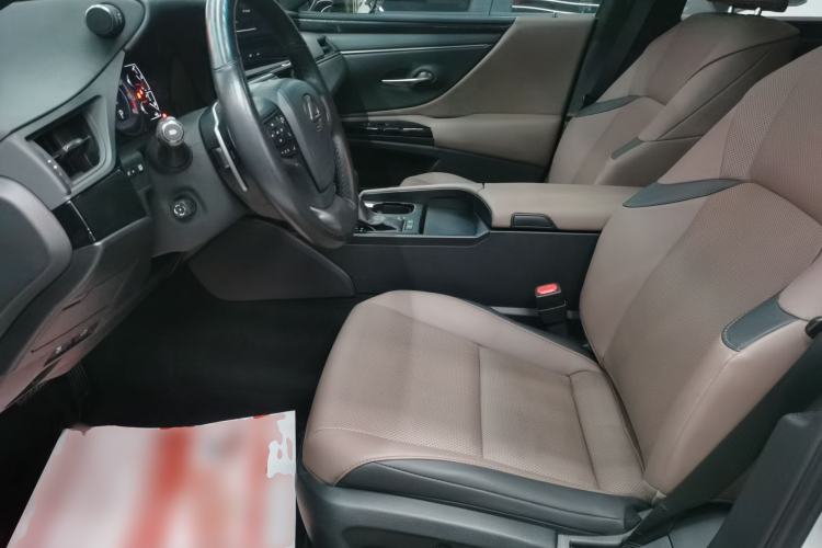 Used Lexus ES 2022 200 Excellence Edition
