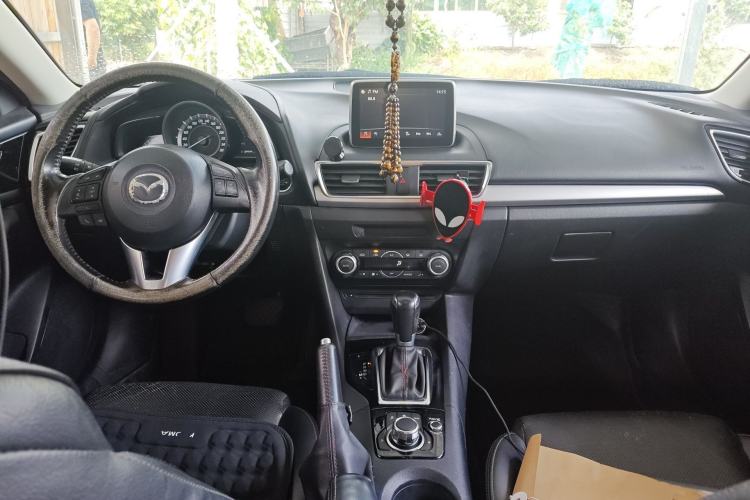 Used Mazda 3 Axela 2014 Sedan 2.0L Automatic Sport Model