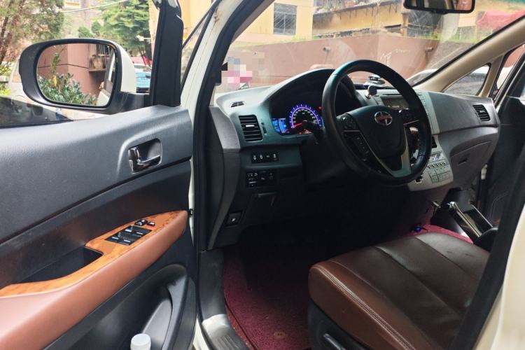 Used BYD M6 2015 2.4L Automatic Prestige Edition
