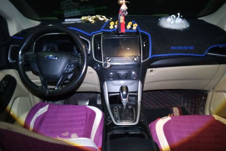 Used Ford Edge 2016 EcoBoost 245 Two-Wheel-Drive Titanium 5-Seater Center Console