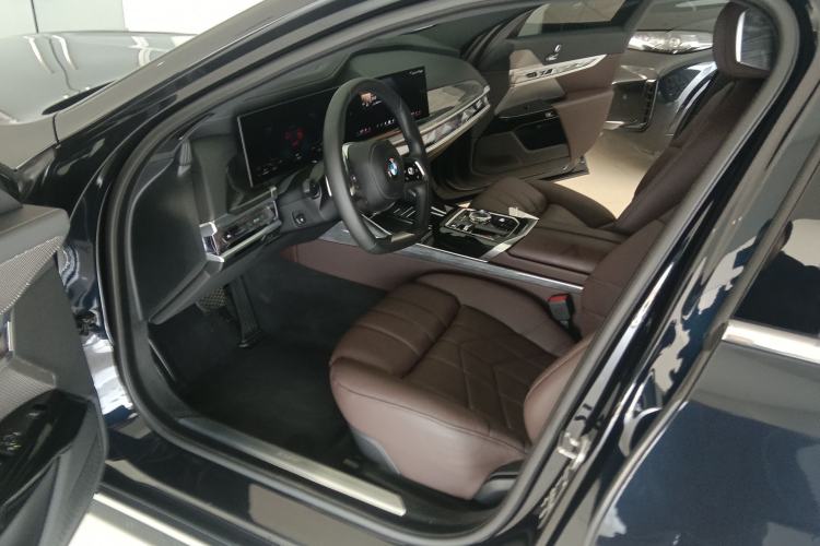 Used BMW 7 Series 2023 740Li Luxury Edition with Premium Package Driver Seat