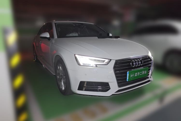 Used Audi A4L 2019 40 TFSI Ambition China VI Front Right 45 Deg