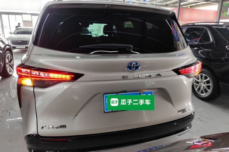 Used Toyota SIENNA 2021 2.5L Hybrid Platinum Edition Rear