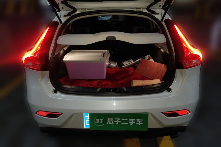 Used Volvo V40 2013 T5 Prestige Edition