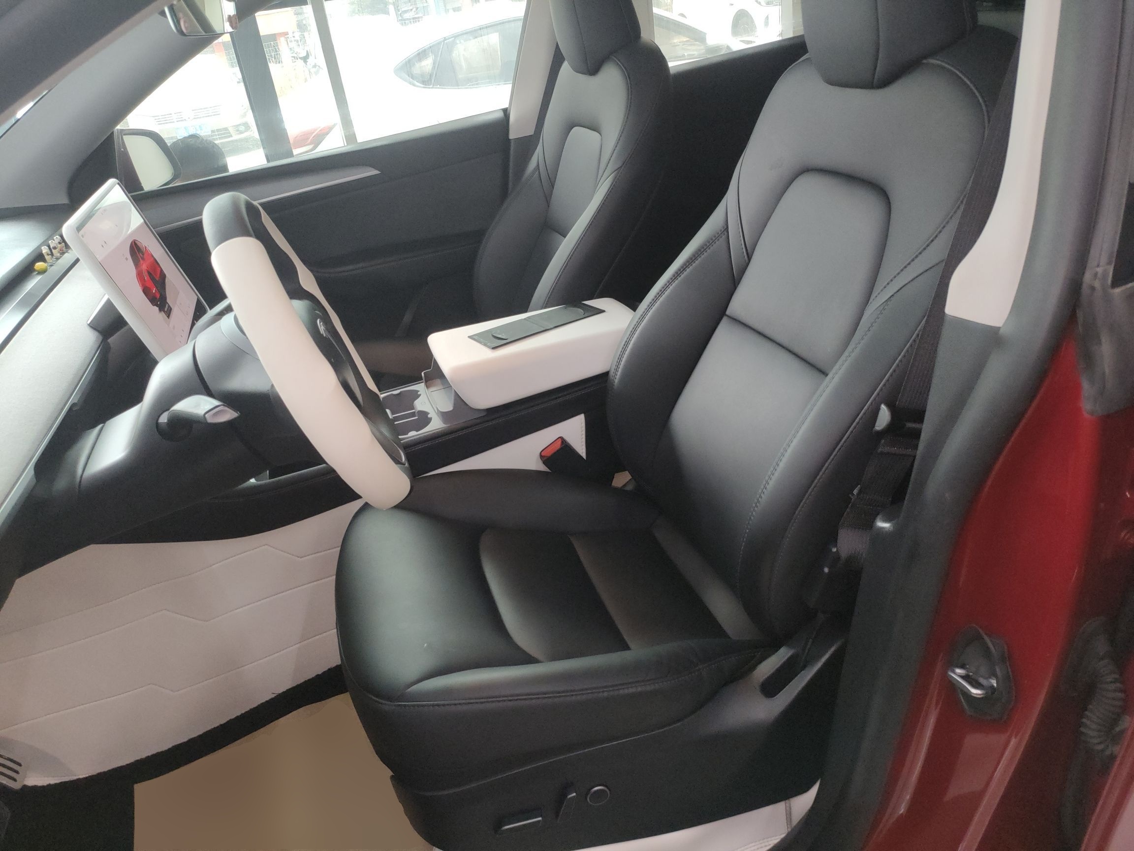 Переднее сиденье в автомобиле