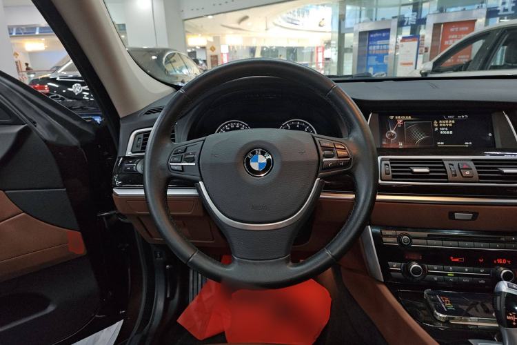 Used BMW 5 Series GT 2015 528i Leading Model