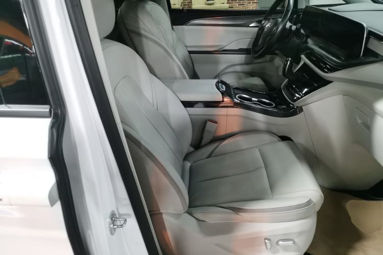 Used Buick GL8 2023 ES Lu Zun Deluxe and Yue Edition