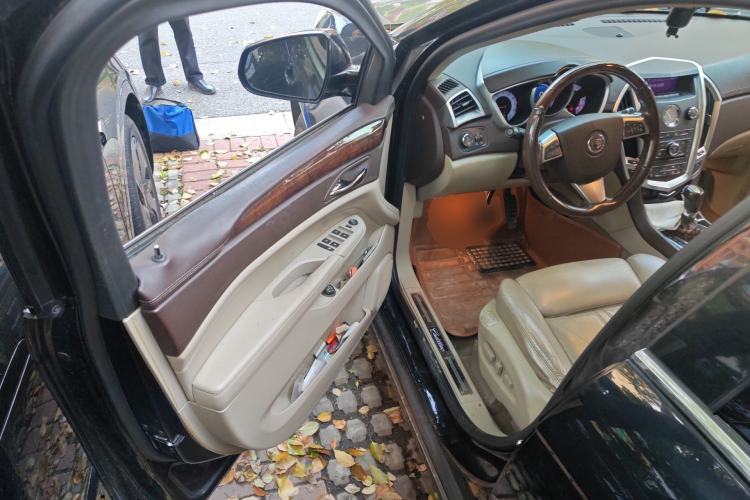 Used Cadillac SRX 2011 3.0L Flagship Edition
