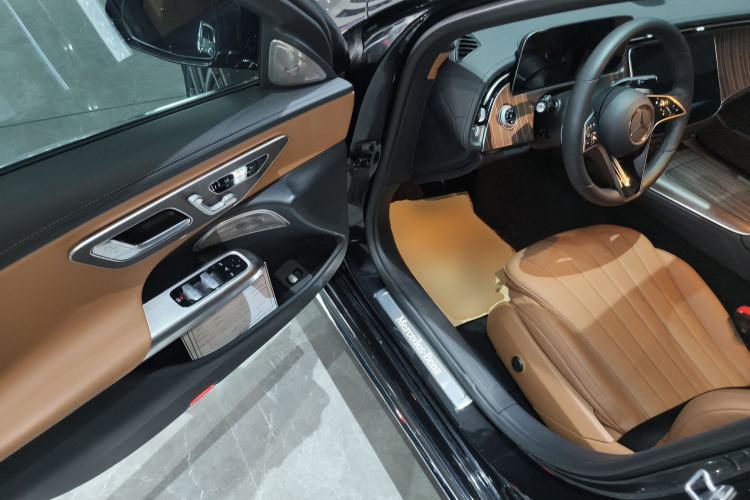 Used Mercedes-Benz E-Class 2024 Refresh E 300 L Stylish Edition
