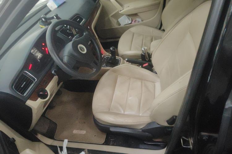 Used Volkswagen Lavida 2013 1.4TSI Manual Comfort Edition