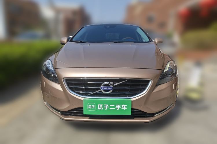 Used Volvo V40 2016 T4 Smart Luxury Edition
