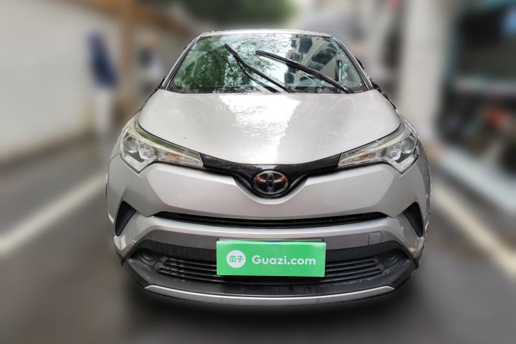 Used Toyota IZOA 2020 2.0L Yichi Version Front