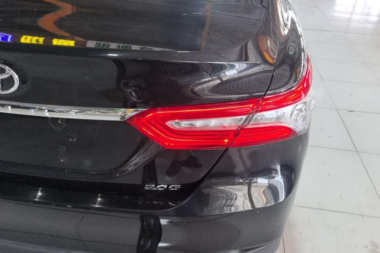 Used Toyota Camry 2021 2.0G Luxury Edition
