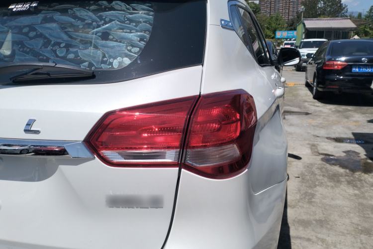 Used Haval H2 2017 Blue Label 1.5T Manual Two-Wheel Drive Luxury Model
