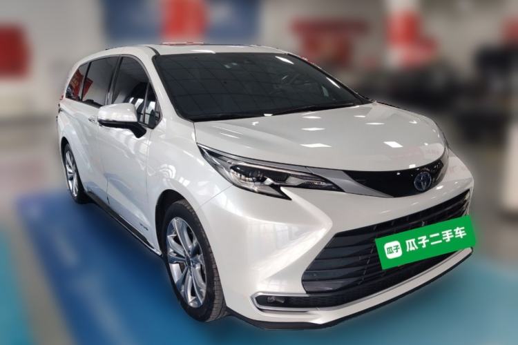 Used Toyota SIENNA 2023 2.5L Hybrid Deluxe Edition
