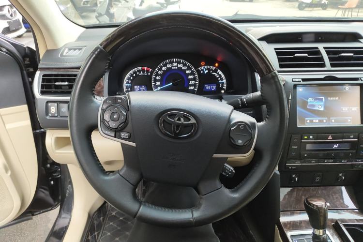 Used Toyota Camry 2016 2.5G 10th Anniversary Deluxe Navigation Edition Steering Wheel