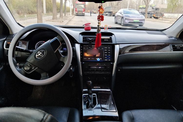 Used Toyota Camry 2016 2.0G 10th Anniversary Leading Edition
