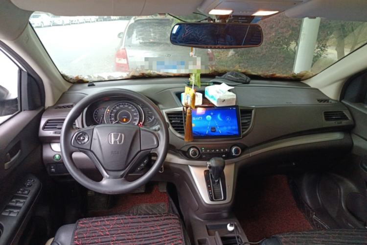 Used Honda CR-V 2012 2.0L two-wheel drive urban version Center Console