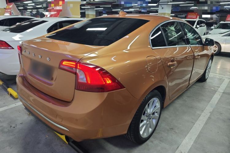 Used Volvo S60 2014 S60L 2.0T Zhiyuan Edition
