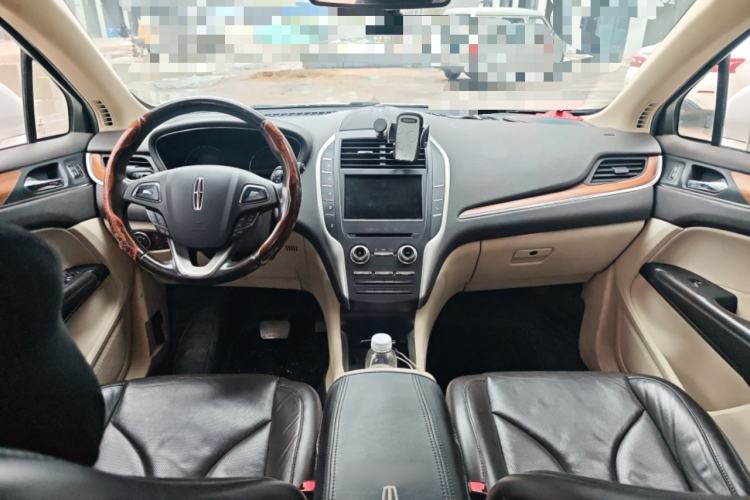 Used Lincoln MKC 2014 2.0T Four-Wheel Drive Prestige Edition Center Console