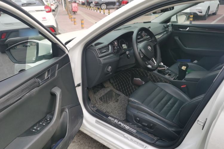 Used Skoda Superb 2016 TSI330 DSG Smart Drive Edition