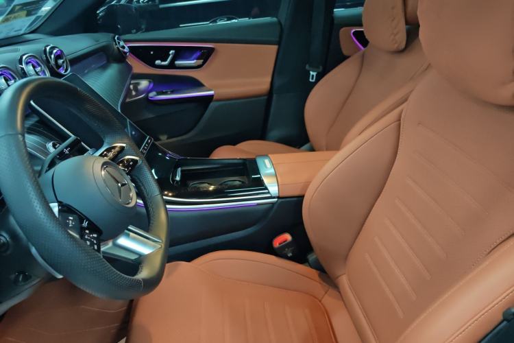 Used Mercedes-Benz GLC 2024 GLC 300 L 4MATIC Dynamic Edition 5-seater Interior 1