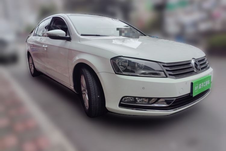 Used Volkswagen Magotan 2015 1.8TSI Advanced Model Front Right 45 Deg