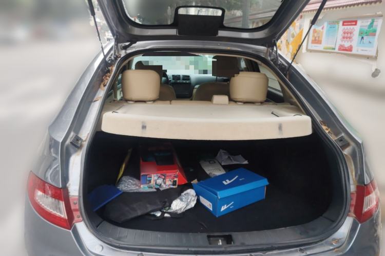 Used Lotus L5 2011 Sedan 1.6L Automatic Fashion Edition