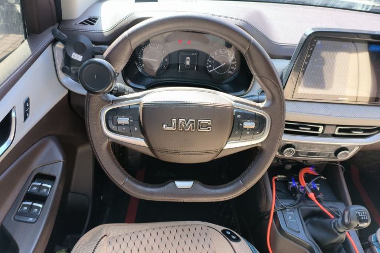 Used JMC Yuhu 7 2022 2.0T Manual Gasoline Two-Wheel Drive Comfort Version Standard Wheelbase JX4G20A6L Steering Wheel