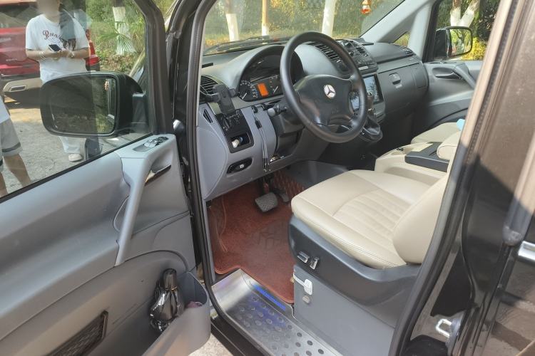 Used Mercedes-Benz Vito 2013 3.0L Elite Edition Driver Seat