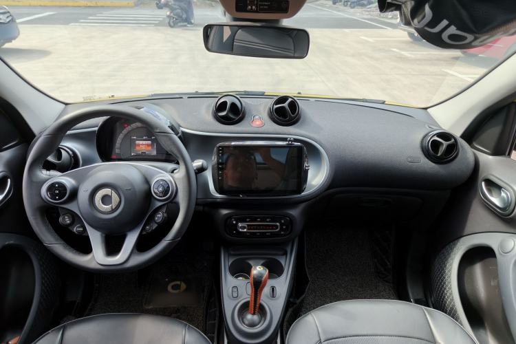 Used smart forfour 2016 1.0L 52 kW Passion Edition
