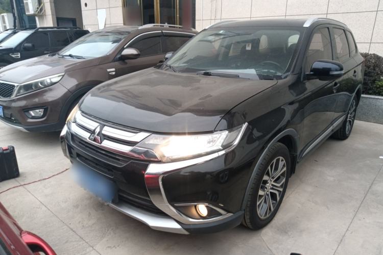 Used Mitsubishi Outlander 2017 2.0L Two-Wheel Drive Glory Edition 5 Seats