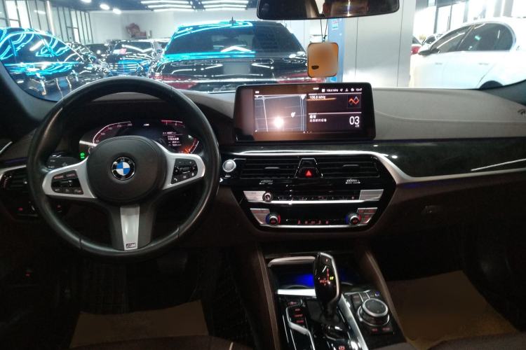 Used BMW 5 Series 2022 Restyled 525Li M Sport Package Center Console