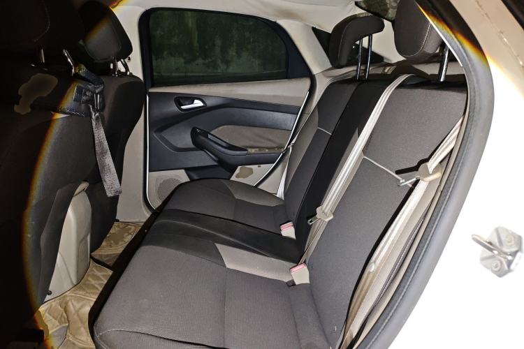 Used Ford Focus 2012 Sedan 1.6L Manual Comfort Model
