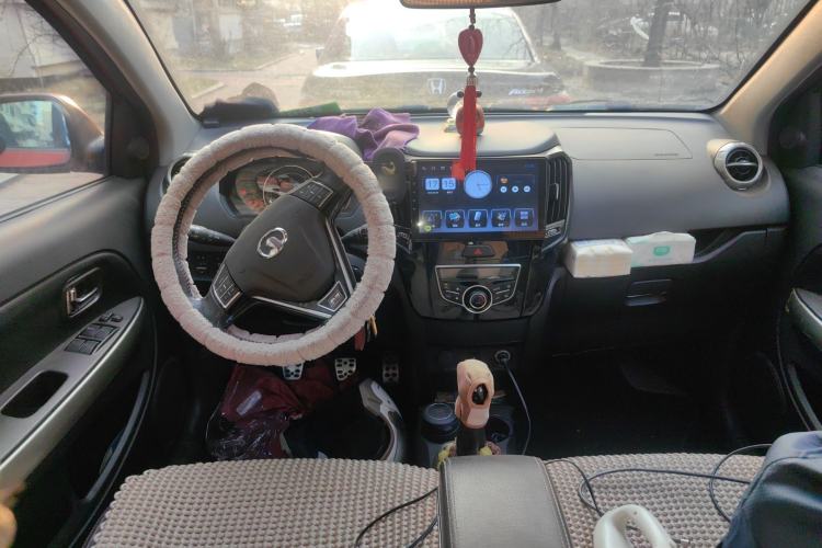 Used Great Wall M4 2014 1.5L Manual Comfort Model Center Console