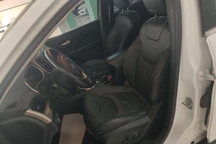 Used Jeep Cherokee 2016 2.4L Leading Smart Version