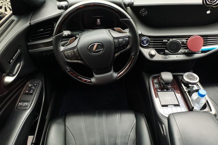 Used Lexus LS 2018 500h Executive Edition China V Standard