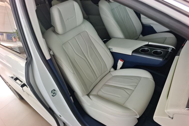 Used Buick GL8 New Energy 2024 Lu Zun Luxury Edition 7-Seater Right Front Seat