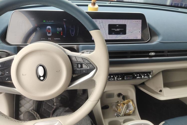 Used ORA Good Cat 2021 400km Standard Range Venus Edition Lithium Iron Phosphate Center Console