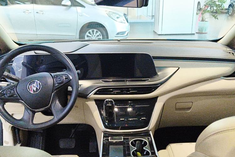 Used Buick GL8 2022 ES Landtrek 653T Luxury Edition