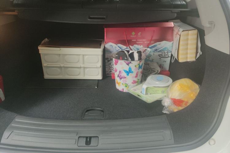 Used Roewe RX5 2016 20T Two-Wheel Drive Automatic Internet Smart Edition Trunk