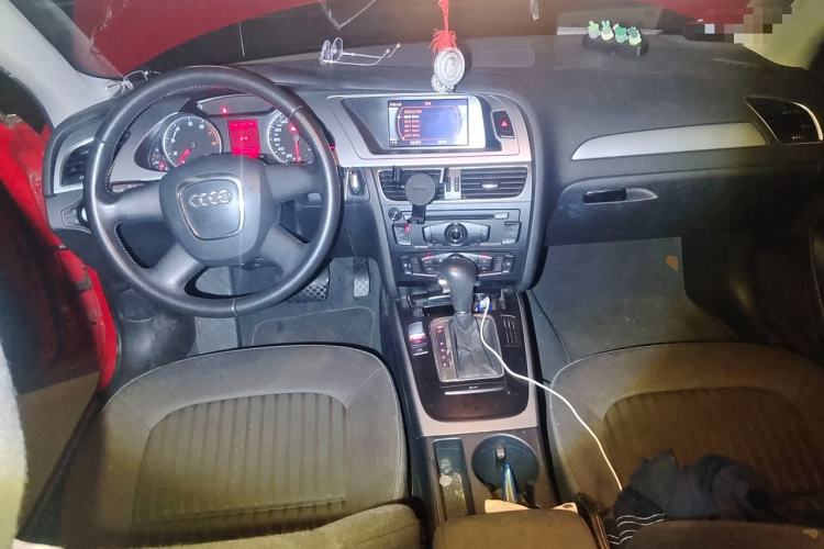 Used Audi A4L 2012 1.8 TFSI Automatic Comfort Model Center Console