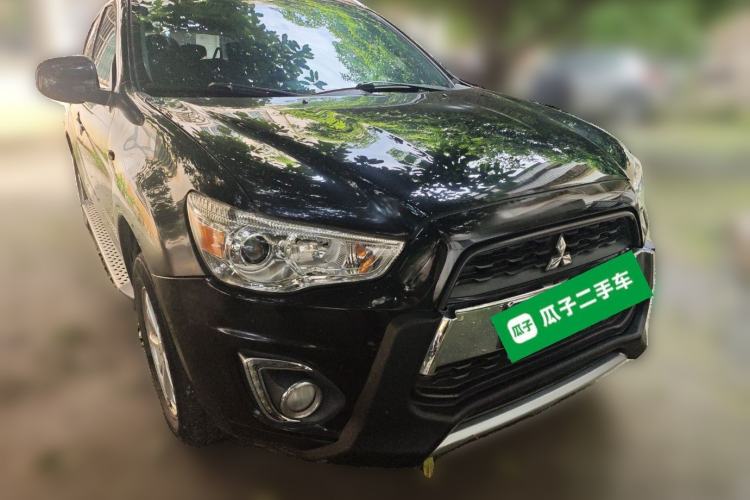Used Mitsubishi ASX 2013 2.0L CVT Two-Wheel Drive Elite Edition Front Right 45 Deg